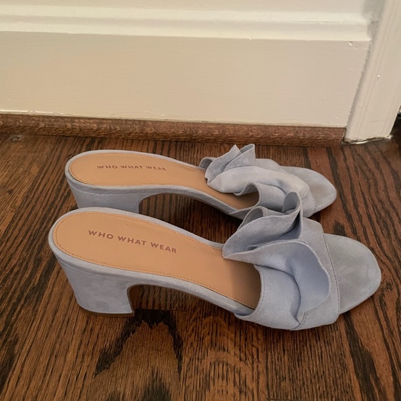 Blue suede heels - Picture 2 of 3